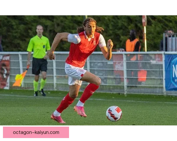 兰斯球员近期表现稳定，状态回暖值得关注。